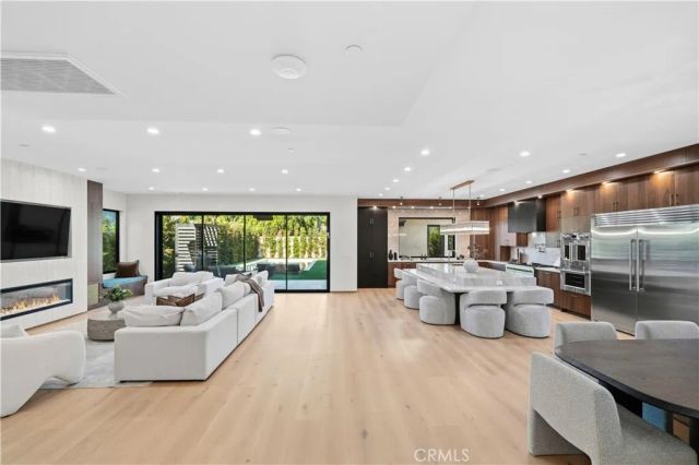4842 Fulton Avenue, Sherman Oaks, CA 91423