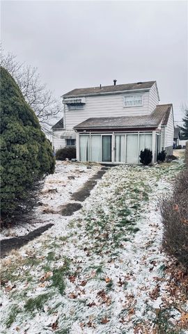 840 Meadow Ave, Monaca, PA 15061