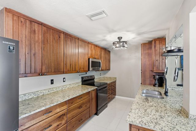 316 Riverdale Road, Palm Springs, FL 33461