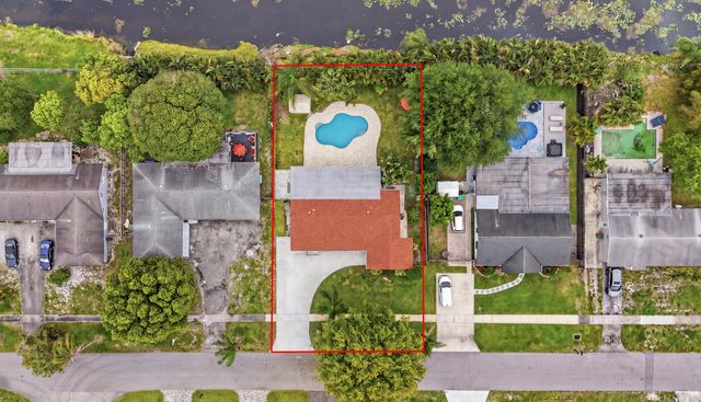 316 Riverdale Road, Palm Springs, FL 33461