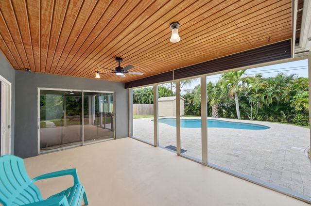 316 Riverdale Road, Palm Springs, FL 33461