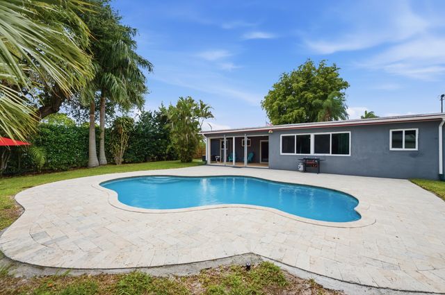 316 Riverdale Road, Palm Springs, FL 33461