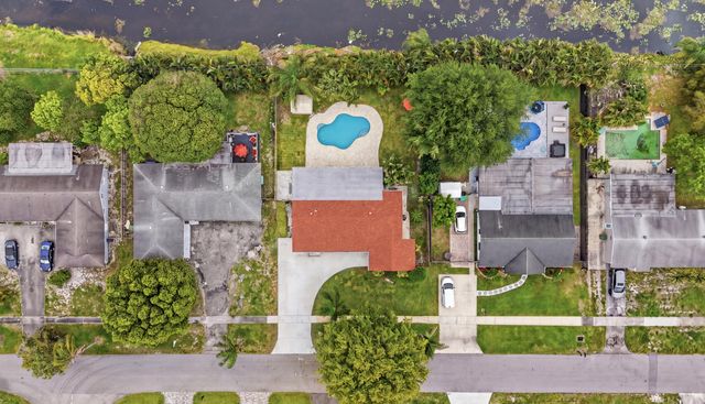 316 Riverdale Road, Palm Springs, FL 33461