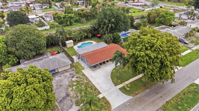 316 Riverdale Road, Palm Springs, FL 33461