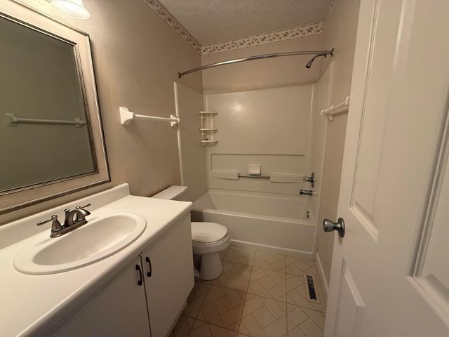 1917 Ridgebury Drive, 110D, Hilliard, OH 43026