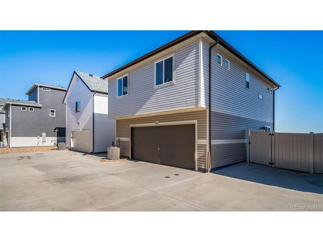 46565 Avery Ln, Bennett, CO 80022