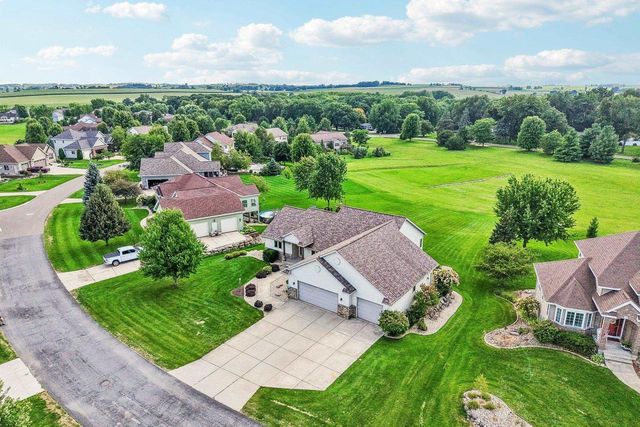 6487 Harvest Moon Court, Waunakee, WI 53597