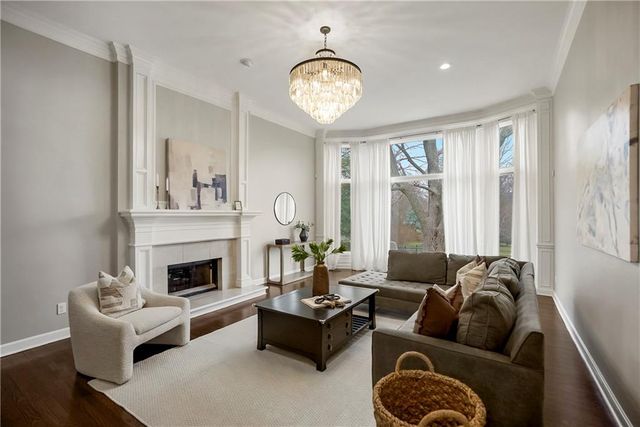 12400 Pembroke Lane, Leawood, KS 66209