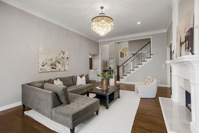 12400 Pembroke Lane, Leawood, KS 66209