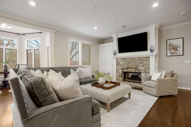 12400 Pembroke Lane, Leawood, KS 66209