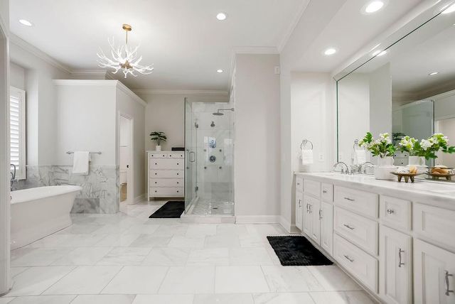 12400 Pembroke Lane, Leawood, KS 66209