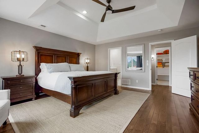 12400 Pembroke Lane, Leawood, KS 66209