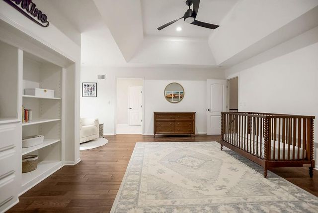 12400 Pembroke Lane, Leawood, KS 66209