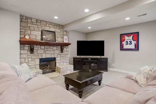 12400 Pembroke Lane, Leawood, KS 66209