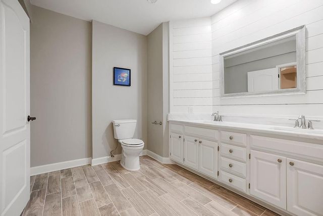 12400 Pembroke Lane, Leawood, KS 66209