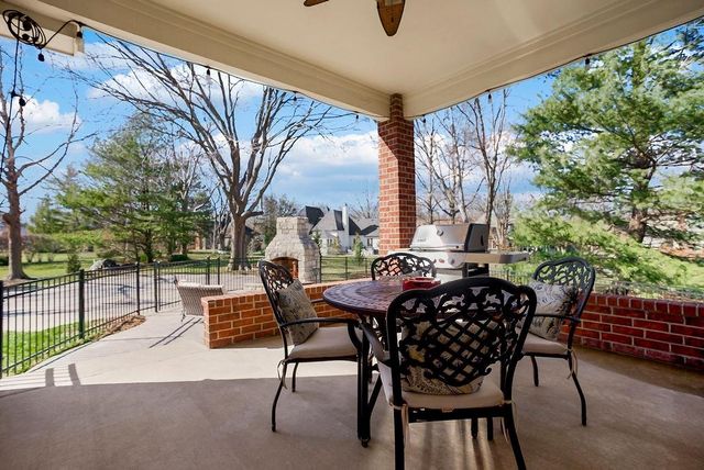 12400 Pembroke Lane, Leawood, KS 66209