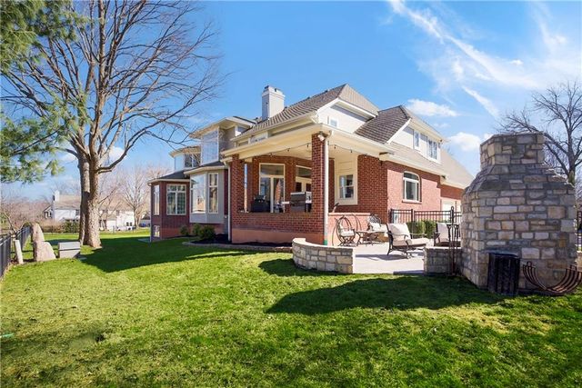 12400 Pembroke Lane, Leawood, KS 66209