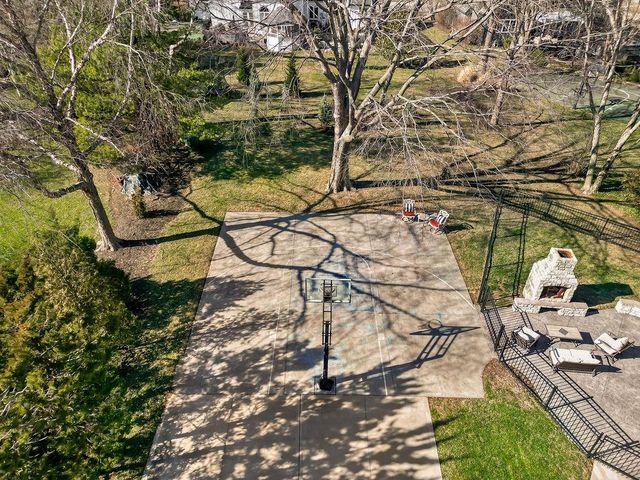 12400 Pembroke Lane, Leawood, KS 66209