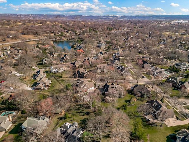 12400 Pembroke Lane, Leawood, KS 66209