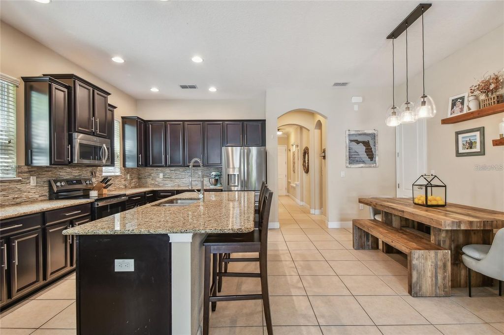 Image 28 of property listing at 11307 QUIET FOREST DRIVE, Tampa, FL 33635