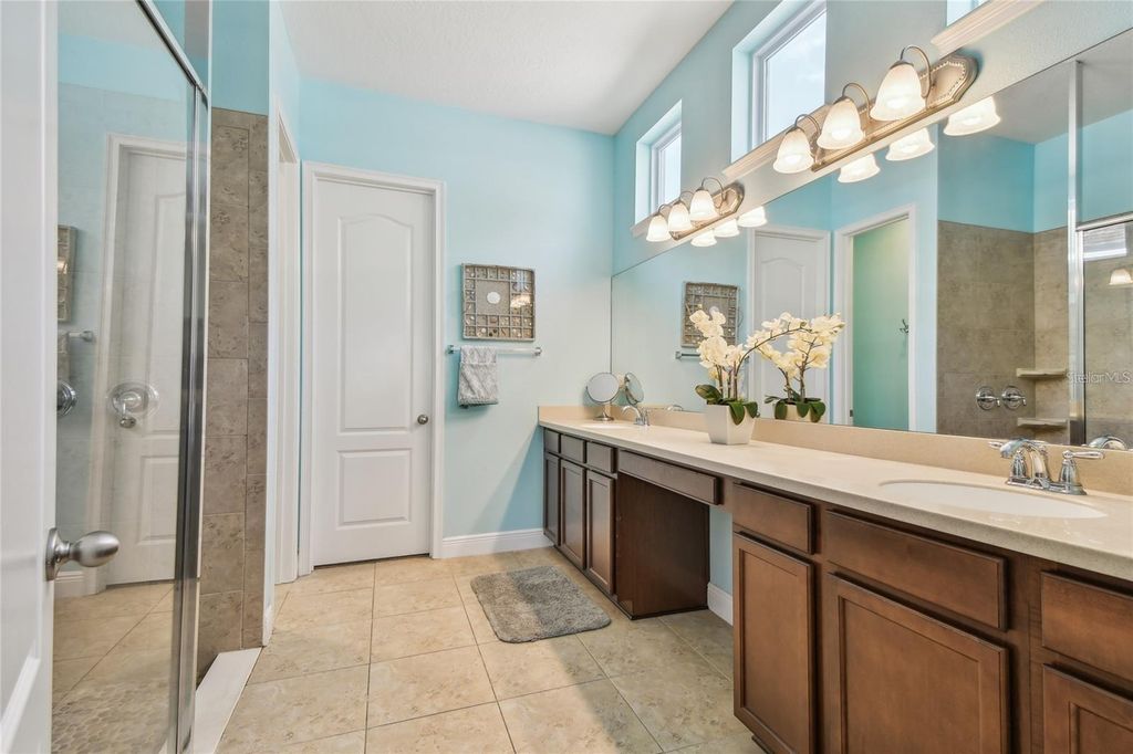 Image 38 of property listing at 11307 QUIET FOREST DRIVE, Tampa, FL 33635