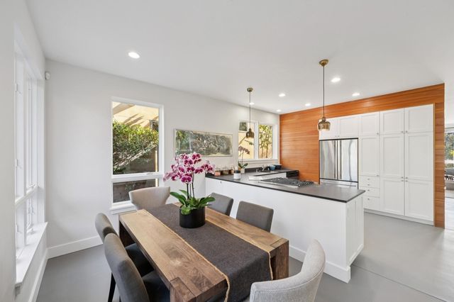 1126 Ocean Avenue, Oakland, CA 94608