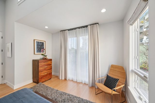 1126 Ocean Avenue, Oakland, CA 94608