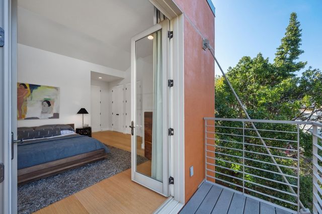 1126 Ocean Avenue, Oakland, CA 94608