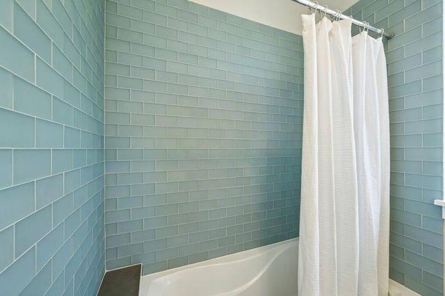 1126 Ocean Avenue, Oakland, CA 94608