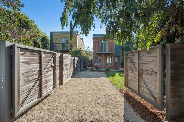 1126 Ocean Avenue, Oakland, CA 94608