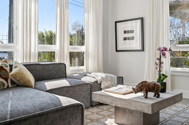 1126 Ocean Avenue, Oakland, CA 94608