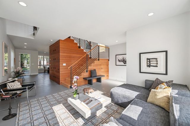 1126 Ocean Avenue, Oakland, CA 94608