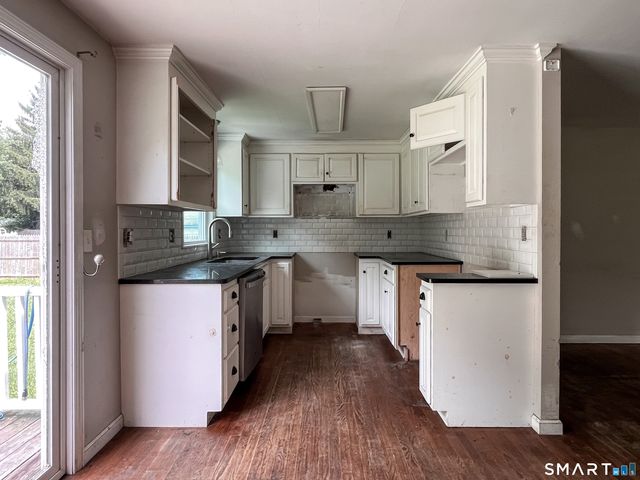 124 Bel Aire Circle, Windsor Locks, CT 06096