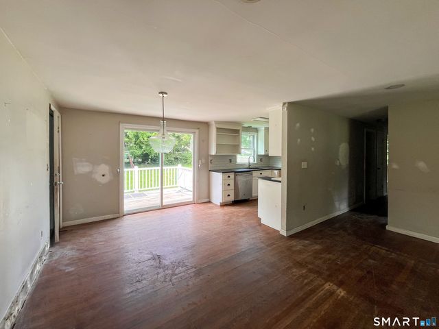 124 Bel Aire Circle, Windsor Locks, CT 06096