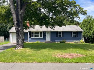124 Bel Aire Circle, Windsor Locks, CT 06096