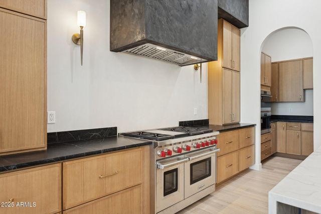 4512 N 38TH Street, Phoenix, AZ 85018