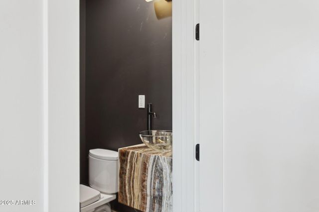 4512 N 38TH Street, Phoenix, AZ 85018