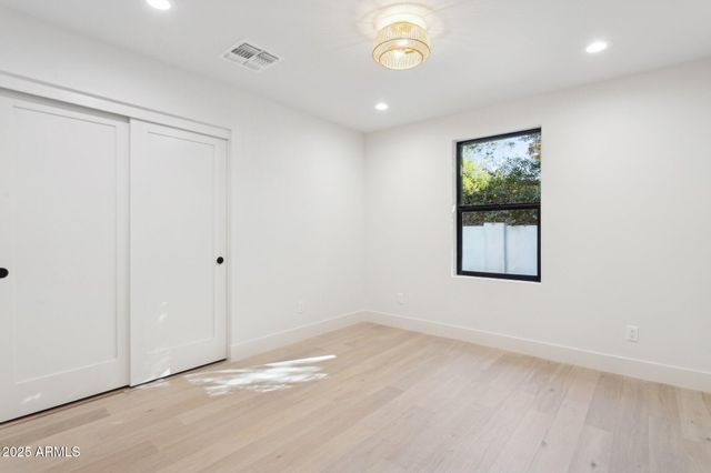 4512 N 38TH Street, Phoenix, AZ 85018