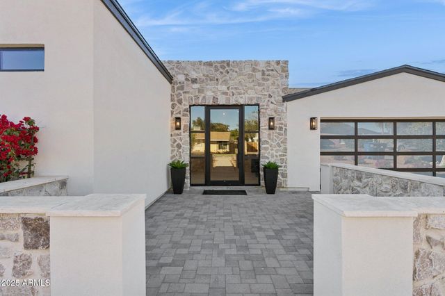 4512 N 38TH Street, Phoenix, AZ 85018