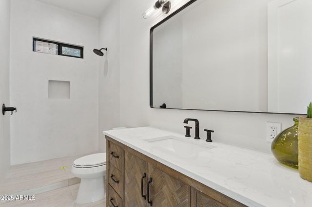 4512 N 38TH Street, Phoenix, AZ 85018