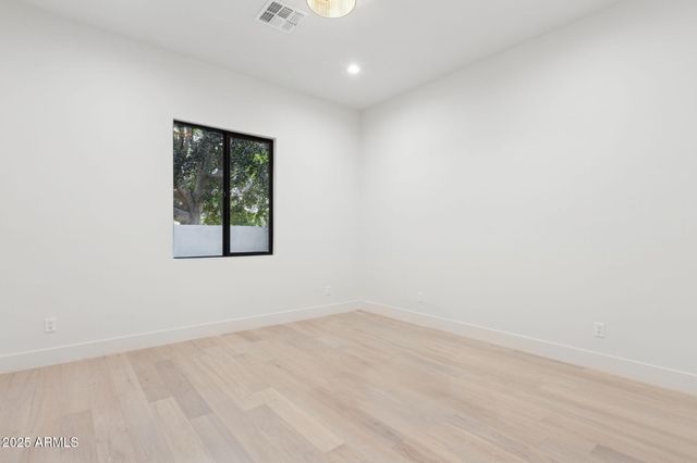 4512 N 38TH Street, Phoenix, AZ 85018