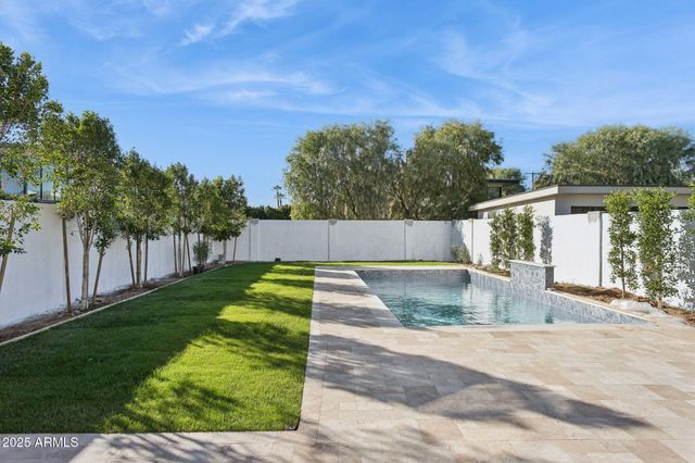 4512 N 38TH Street, Phoenix, AZ 85018