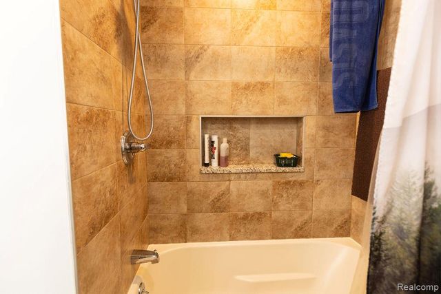 24636 Almond Avenue, Eastpointe, MI 48021