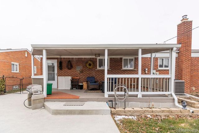 24636 Almond Avenue, Eastpointe, MI 48021