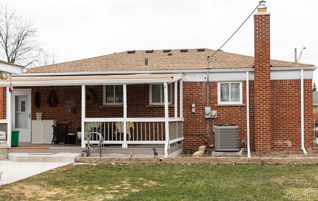 24636 Almond Avenue, Eastpointe, MI 48021