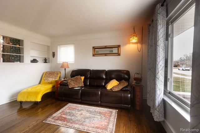 24636 Almond Avenue, Eastpointe, MI 48021