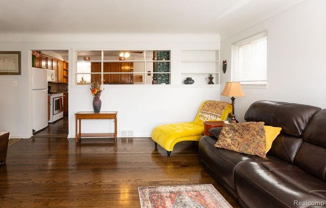 24636 Almond Avenue, Eastpointe, MI 48021