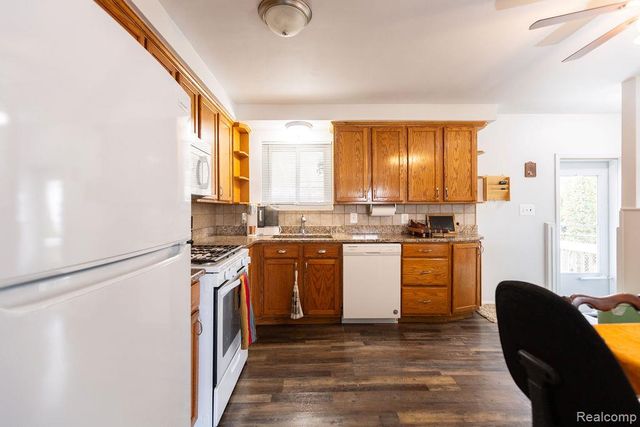 24636 Almond Avenue, Eastpointe, MI 48021