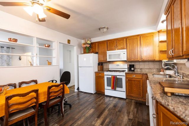 24636 Almond Avenue, Eastpointe, MI 48021