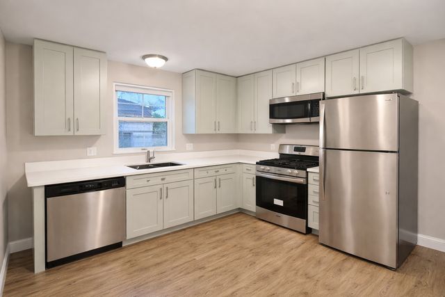 146 S 9th Avenue 2, Maywood, IL 60153